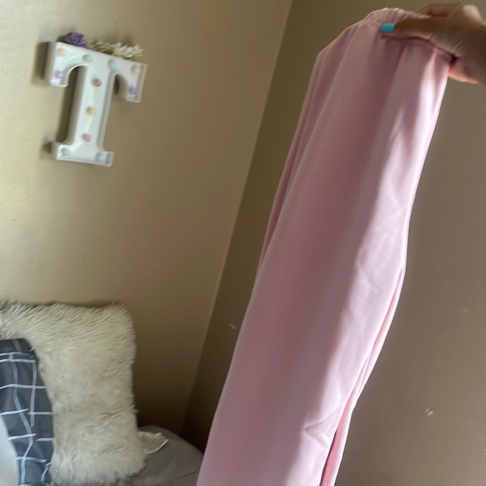 Pink Sweats💕 - Picture 2 of 3
